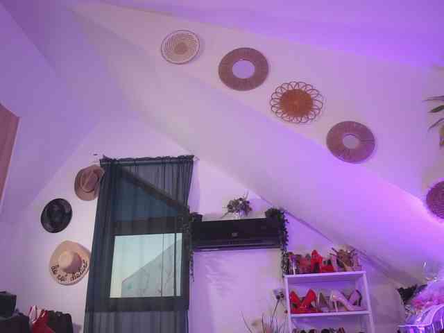 VixenIvy webcam