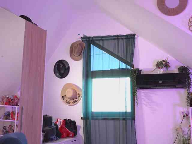 VixenIvy webcam