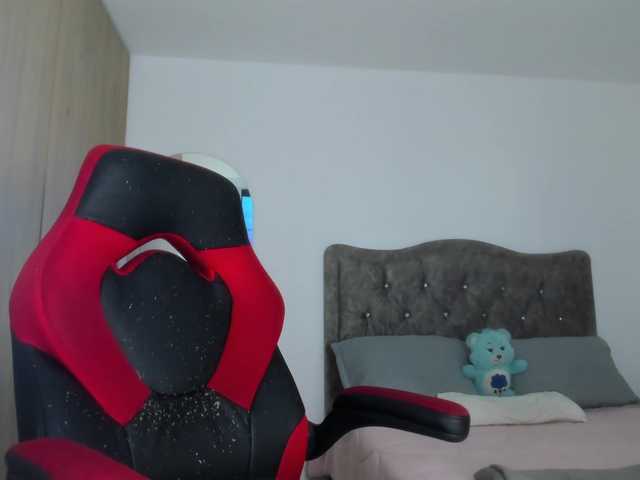 miaadams's BongaCams show and profile