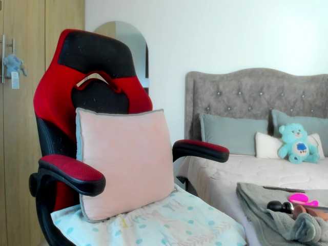 MiaAdams live cam on BongaCams