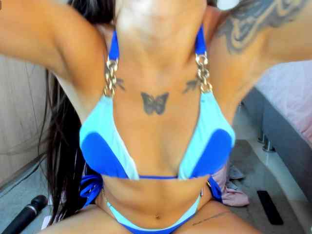 MiaAdams webcam