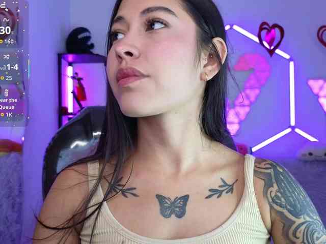 MiaAdams webcam