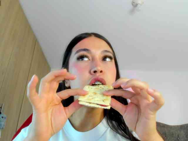 MiaAdams webcam