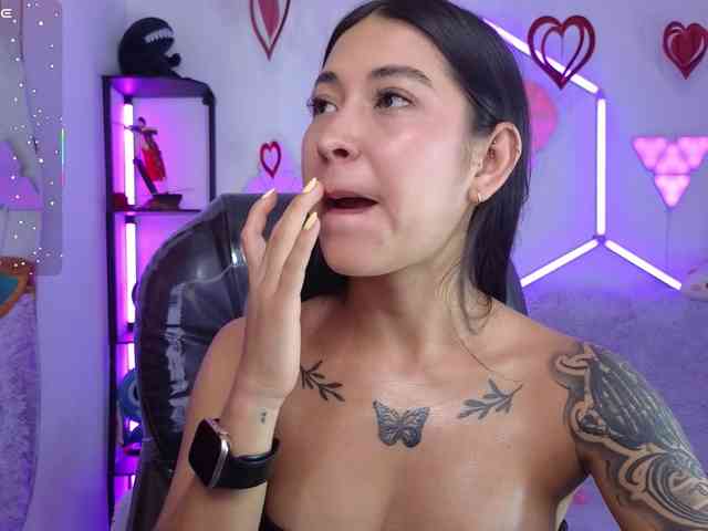 MiaAdams webcam