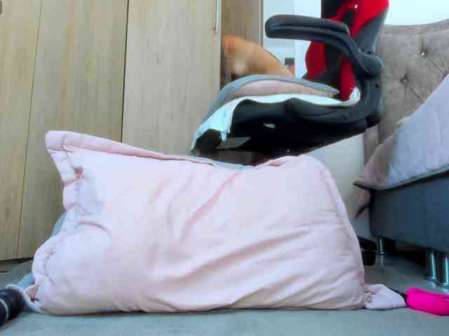 MiaAdams webcam