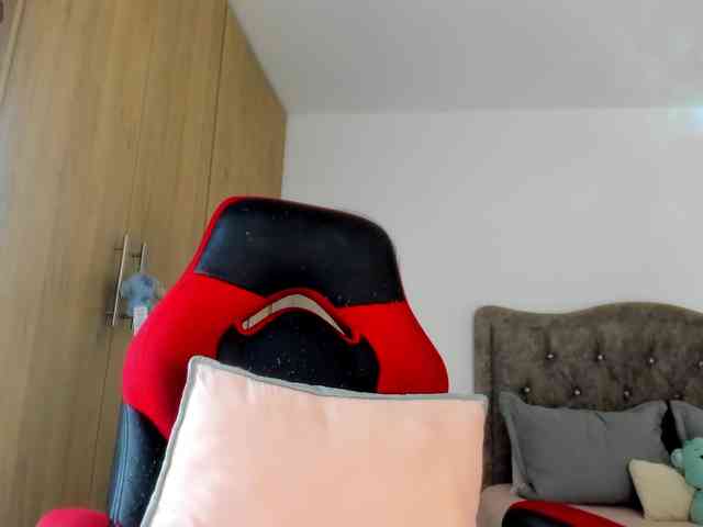 MiaAdams webcam