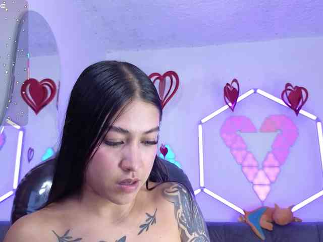 MiaAdams webcam