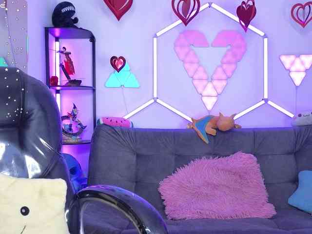 MiaAdams webcam
