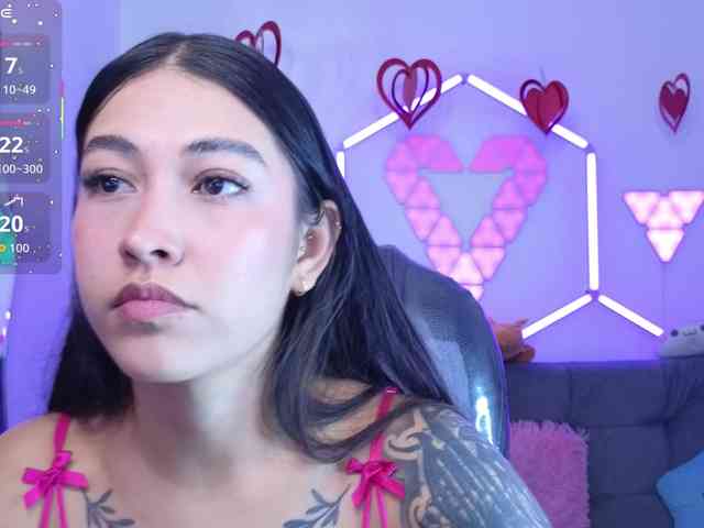 MiaAdams webcam