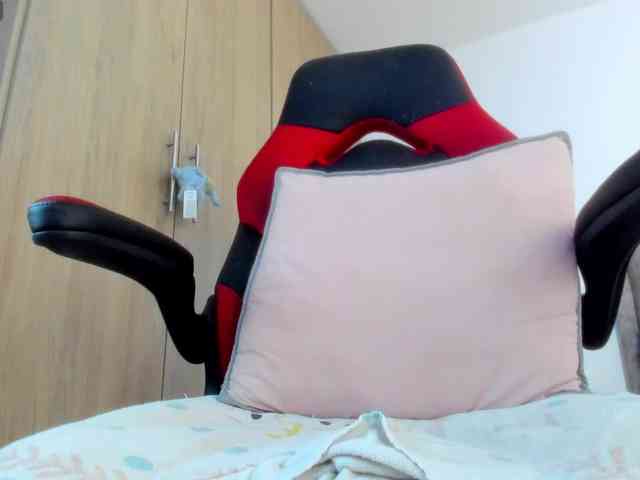 MiaAdams webcam