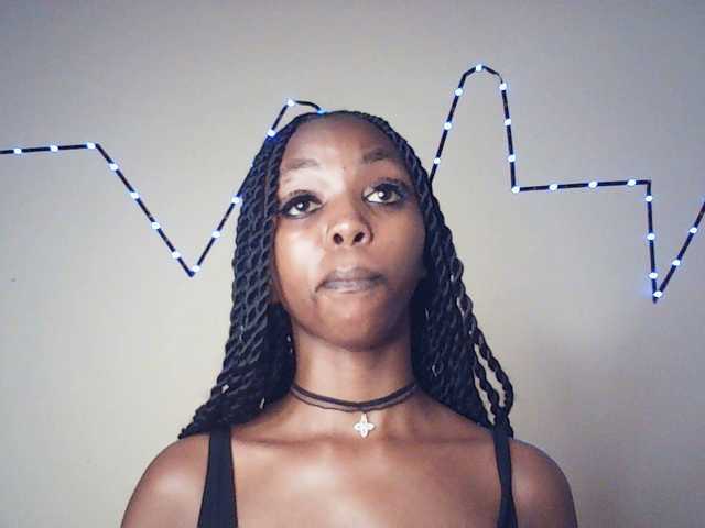 Malaika-Nior's BongaCams show and profile