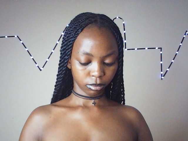 Malaika-Nior's BongaCams show and profile