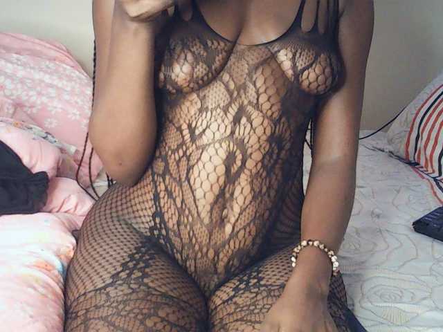 Malaika-Nior's BongaCams show and profile