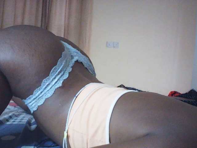 Malaika-Nior's BongaCams show and profile