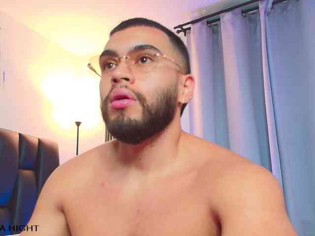 ThiagoHunk Sex Cam Show