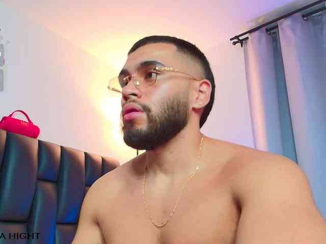 ThiagoHunk Sex Cam Show