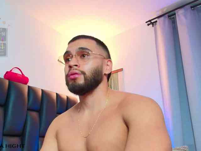 ThiagoHunk Sex Cam Show