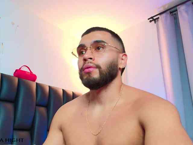 ThiagoHunk Sex Cam Show