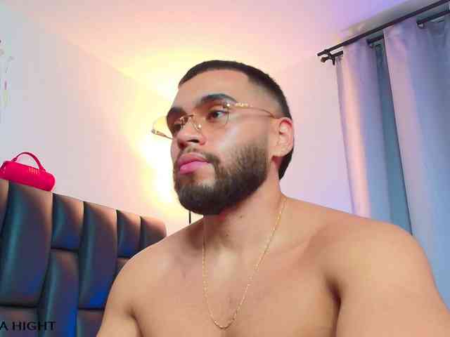 ThiagoHunk Sex Cam Show