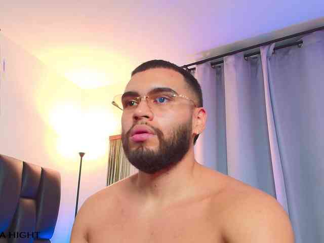 ThiagoHunk Sex Cam Show