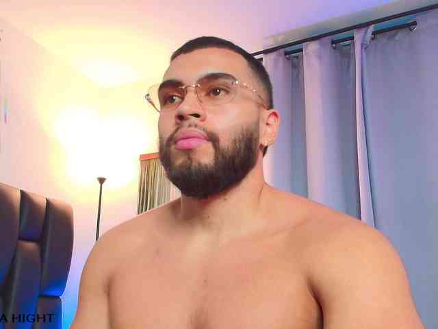 ThiagoHunk Sex Cam Show