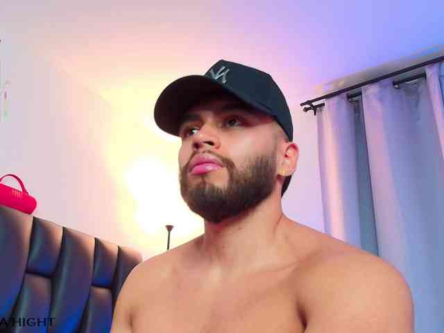 ThiagoHunk Sex Cam Show