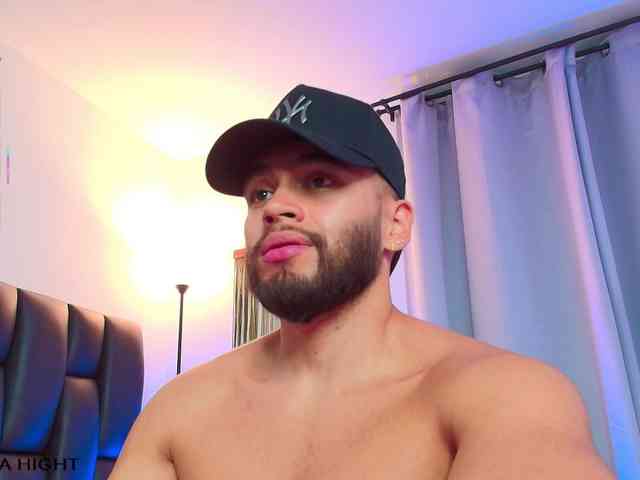 ThiagoHunk Sex Cam Show