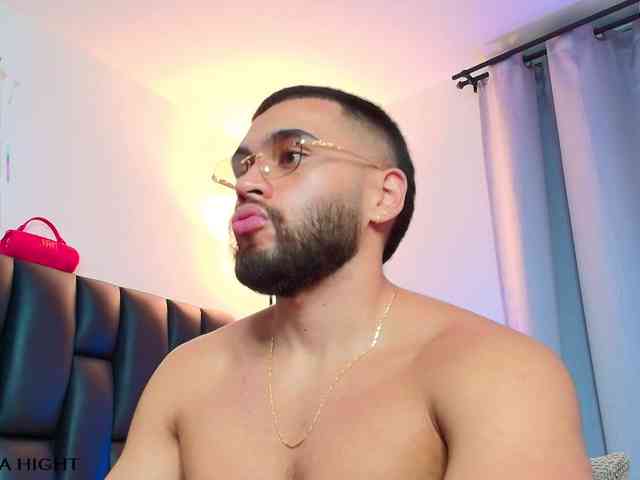 ThiagoHunk Sex Cam Show