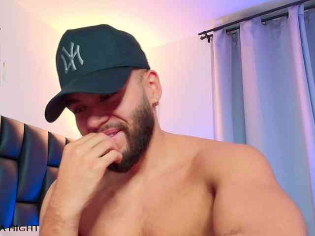 ThiagoHunk Sex Cam Show