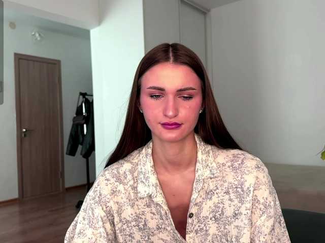 LauraMondella live cam on BongaCams