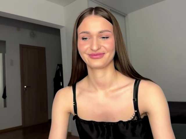 LauraMondella live cam on BongaCams