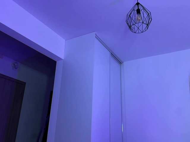 LauraMondella live cam on BongaCams