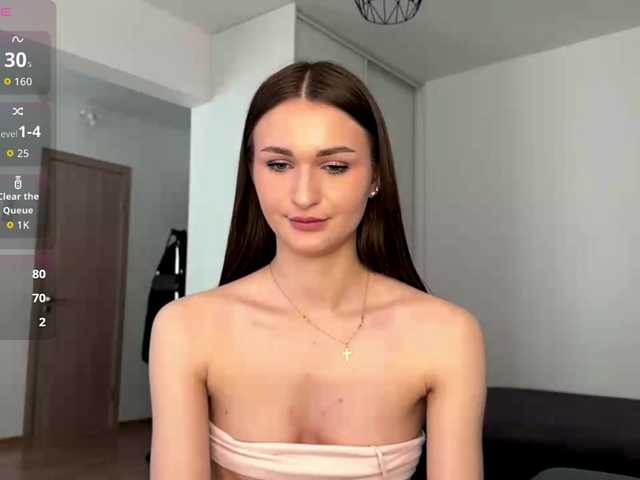 LauraMondella live cam on BongaCams