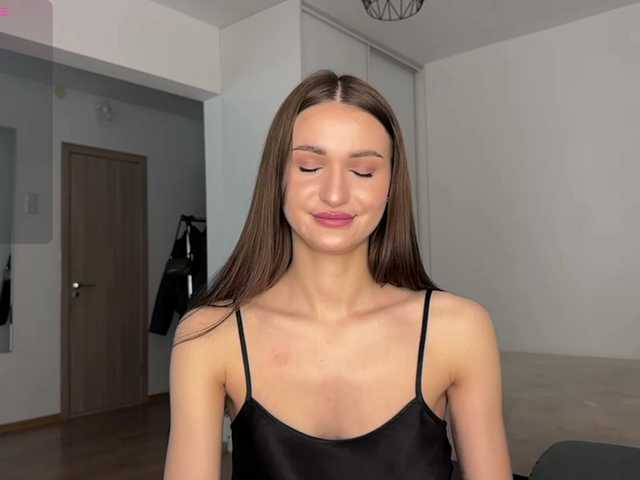 LauraMondella live cam on BongaCams