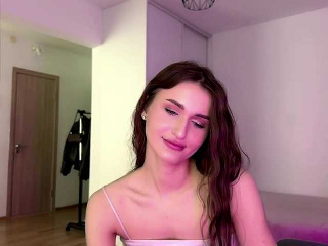 LauraMondella live cam on BongaCams