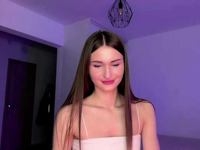 LauraMondella live cam on BongaCams