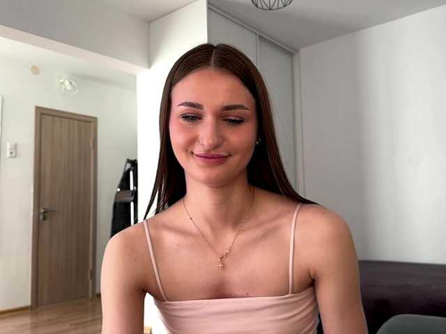 LauraMondella live cam on BongaCams