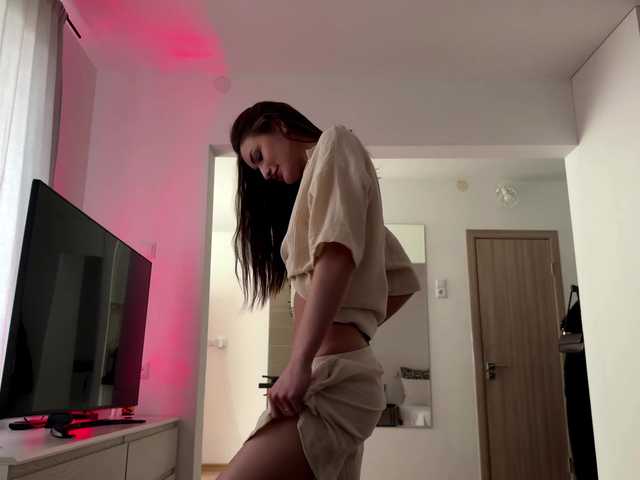  LauraMondella chat room