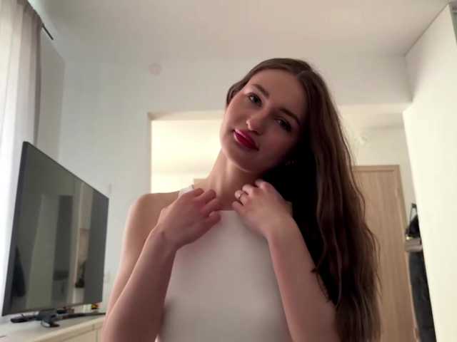  LauraMondella chat room