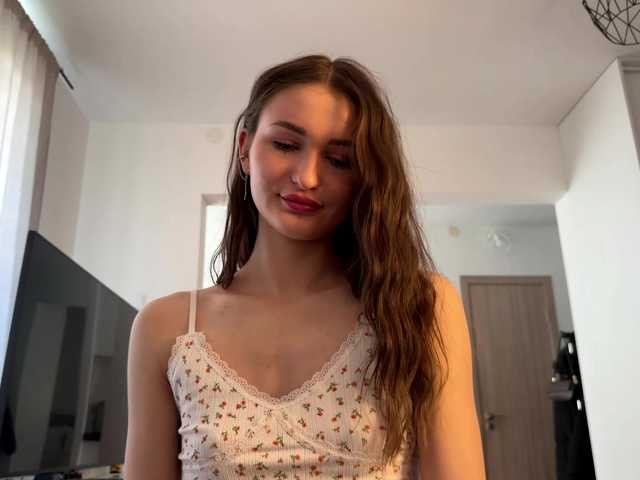  LauraMondella chat room