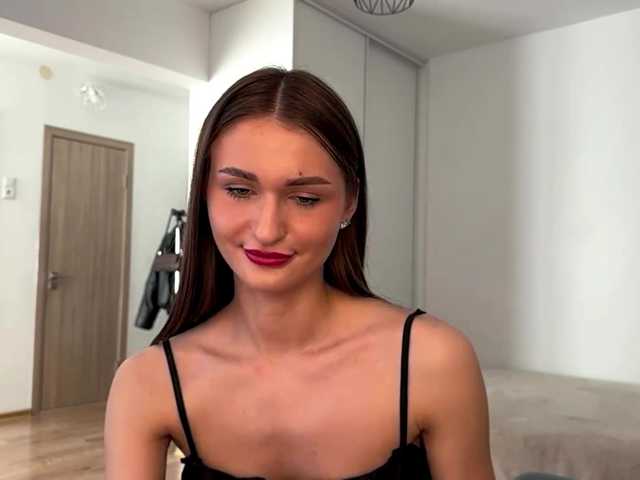 LauraMondella live cam on BongaCams