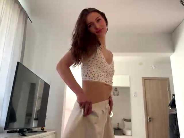 LauraMondella's BongaCams show and profile
