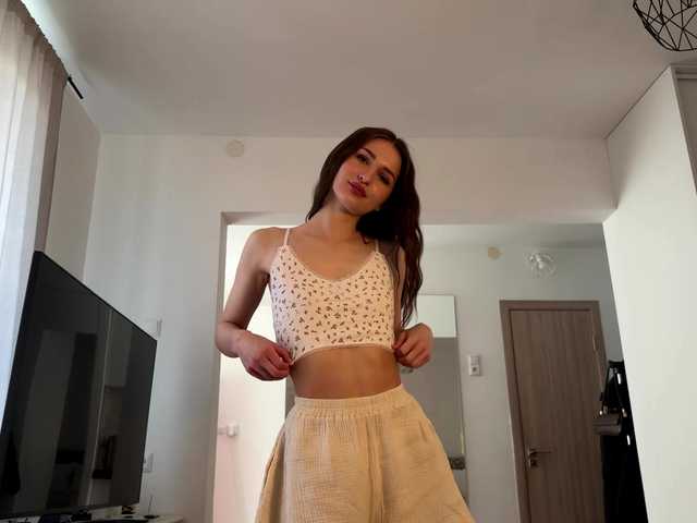 LauraMondella's BongaCams show and profile