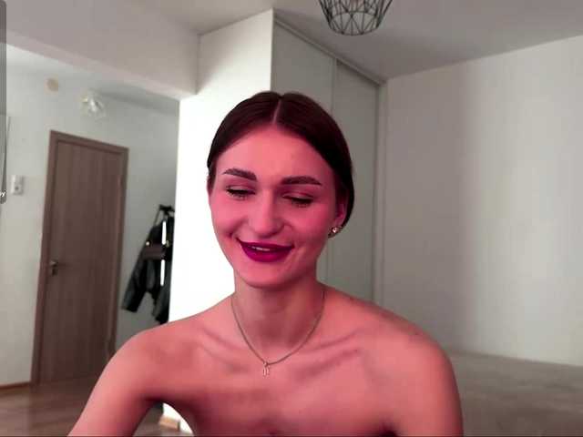 LauraMondella live cam on BongaCams