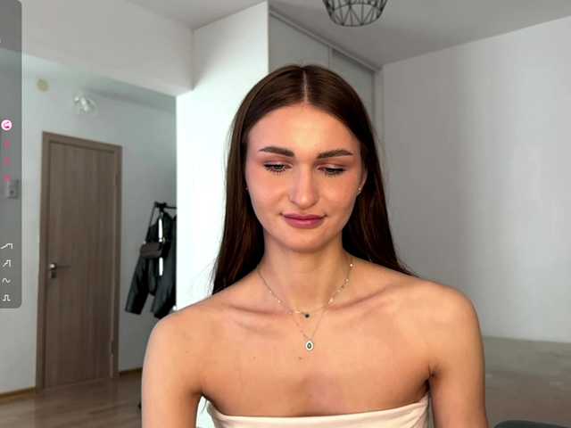 LauraMondella Live Cam on BongaCams