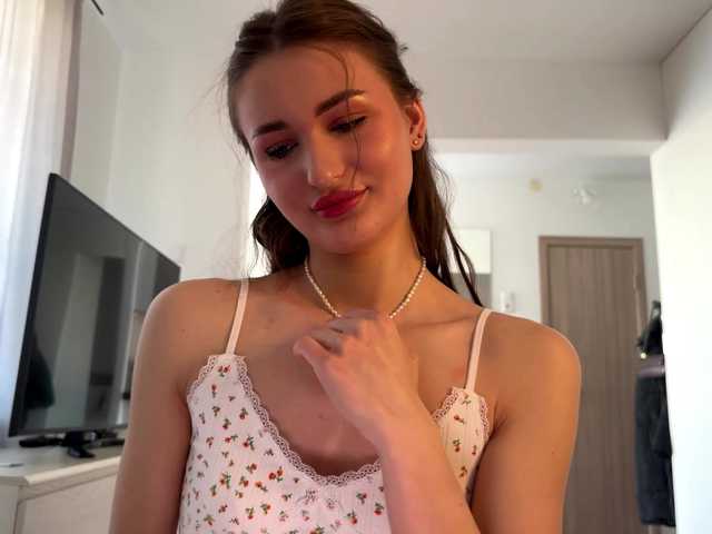 LauraMondella's BongaCams show and profile