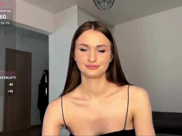 LauraMondella live cam on BongaCams