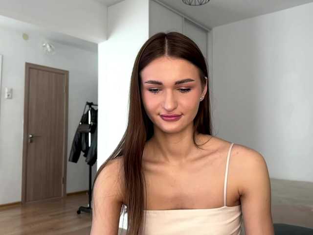LauraMondella live cam on BongaCams