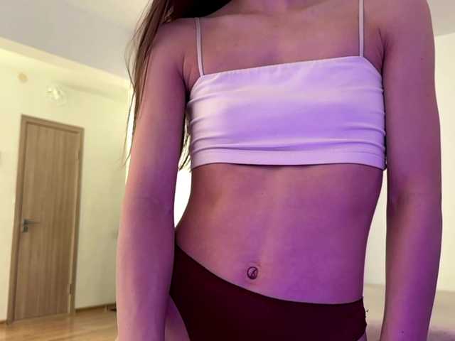 LauraMondella live cam on BongaCams