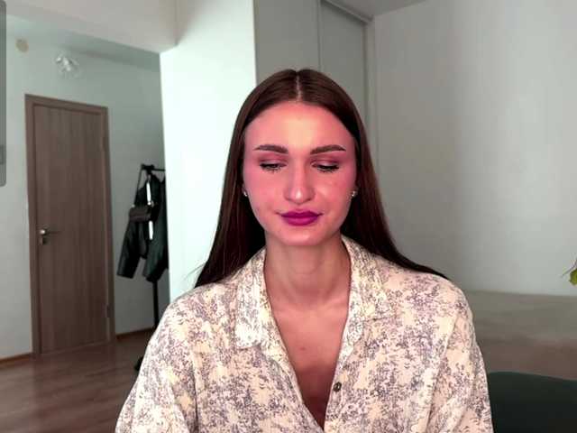 LauraMondella live cam on BongaCams